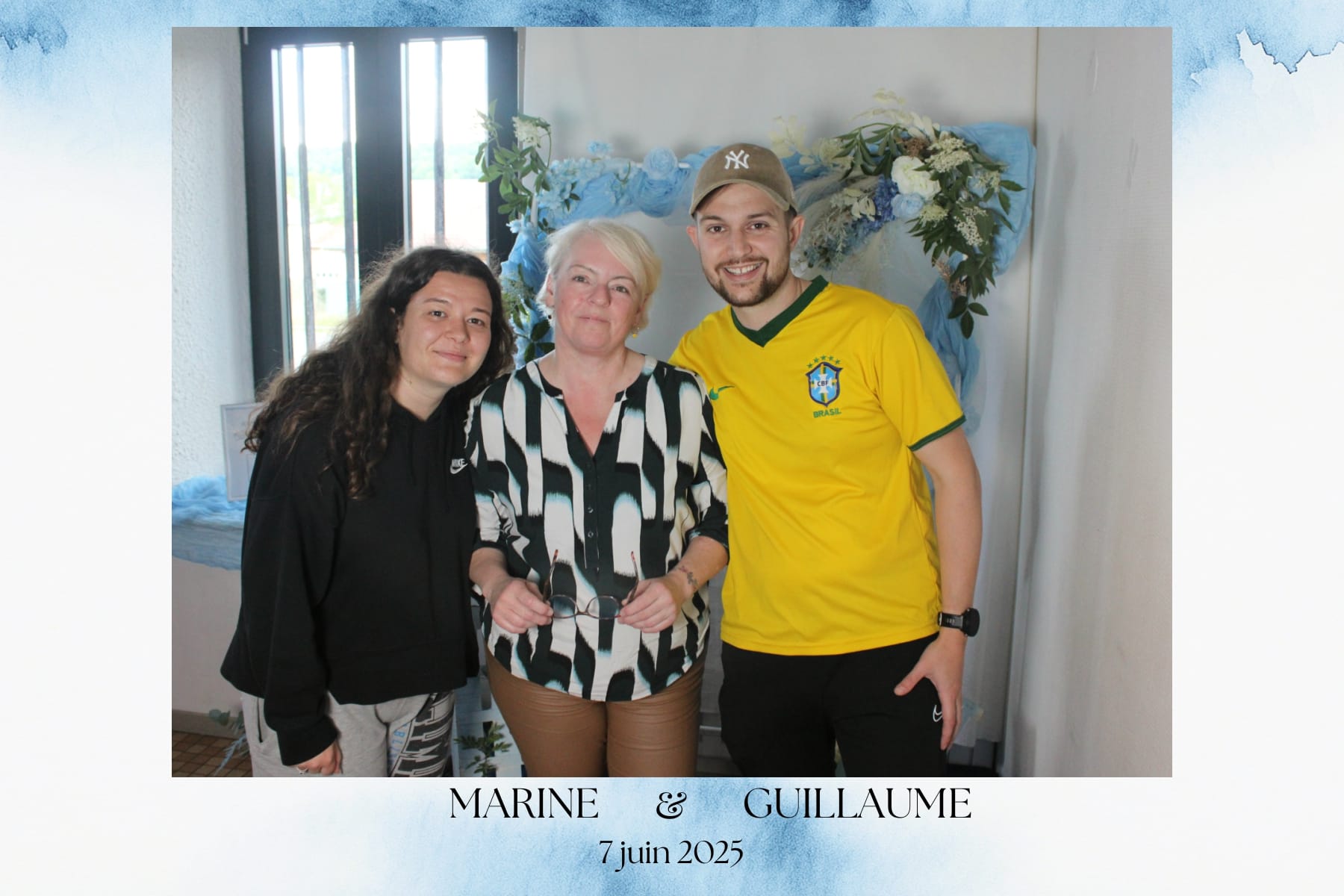 Photobooth mariage à Briey – Marine et Guillaume avec Estelle, leur loueuse, lors de leur événement